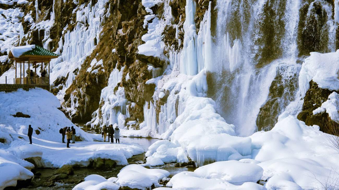 Drung Frozen Waterfall - Unique places to visit in India