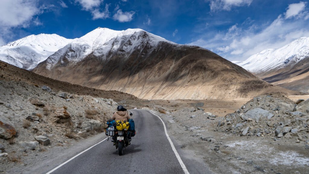 Here are the best locations for motorcycle trips in India. Adventures await those riders who dare to venture into these landscapes.