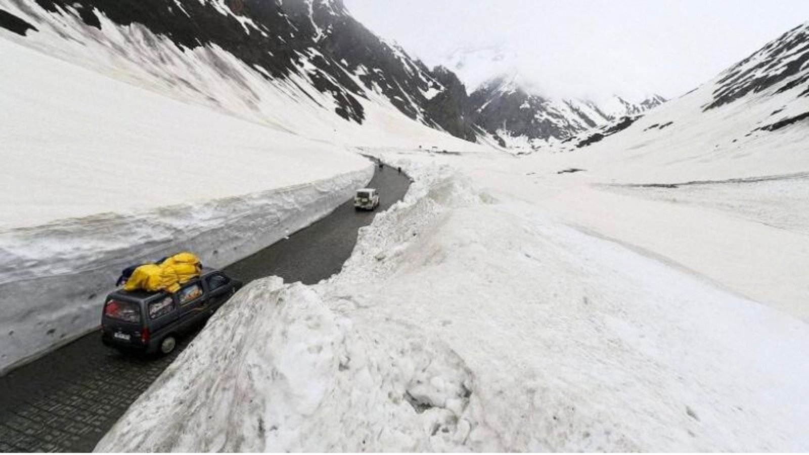 Snowfall in Demchok